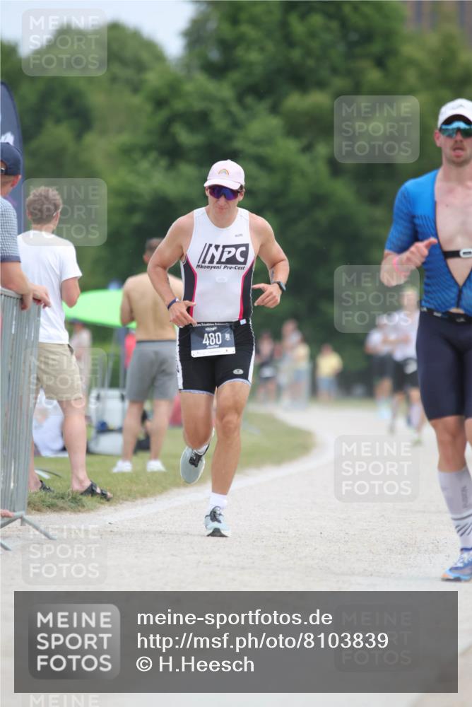 22.06.2025 - Viking Triathlon H.Heesch http://msf.ph/oto/8103839 22.06.2025 13:40:04 Laufen 45, 291, 480, 546 meine-sportfotos.de