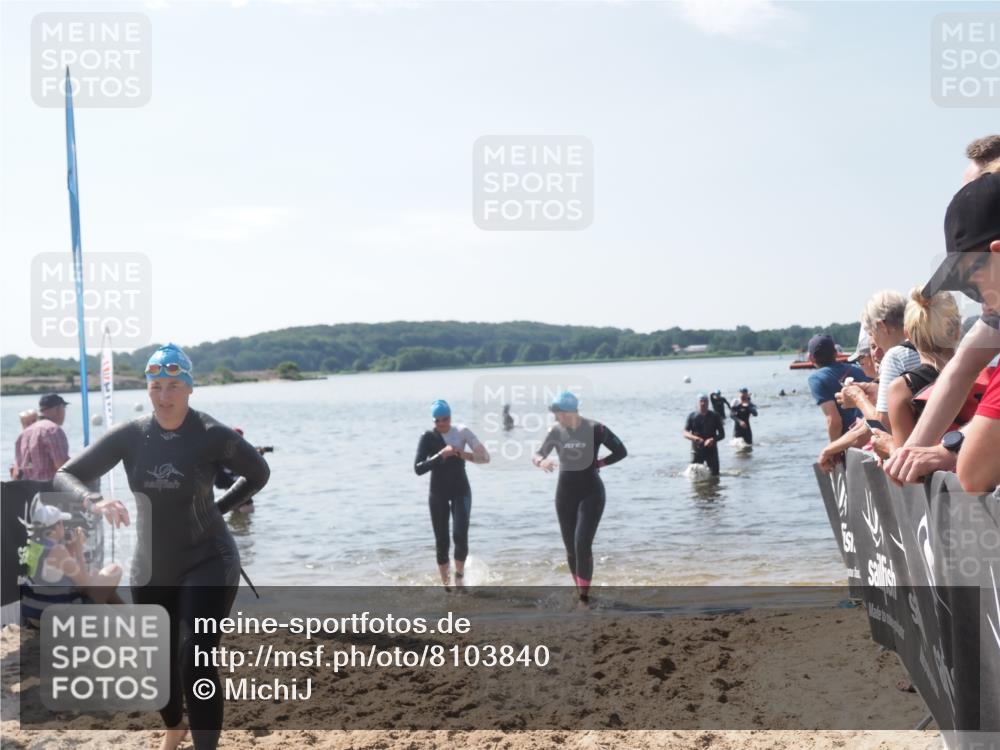 22.06.2025 - Viking Triathlon MichiJ http://msf.ph/oto/8103840 22.06.2025 10:46:56 Schwimmen 36, 378, 498, 515 meine-sportfotos.de