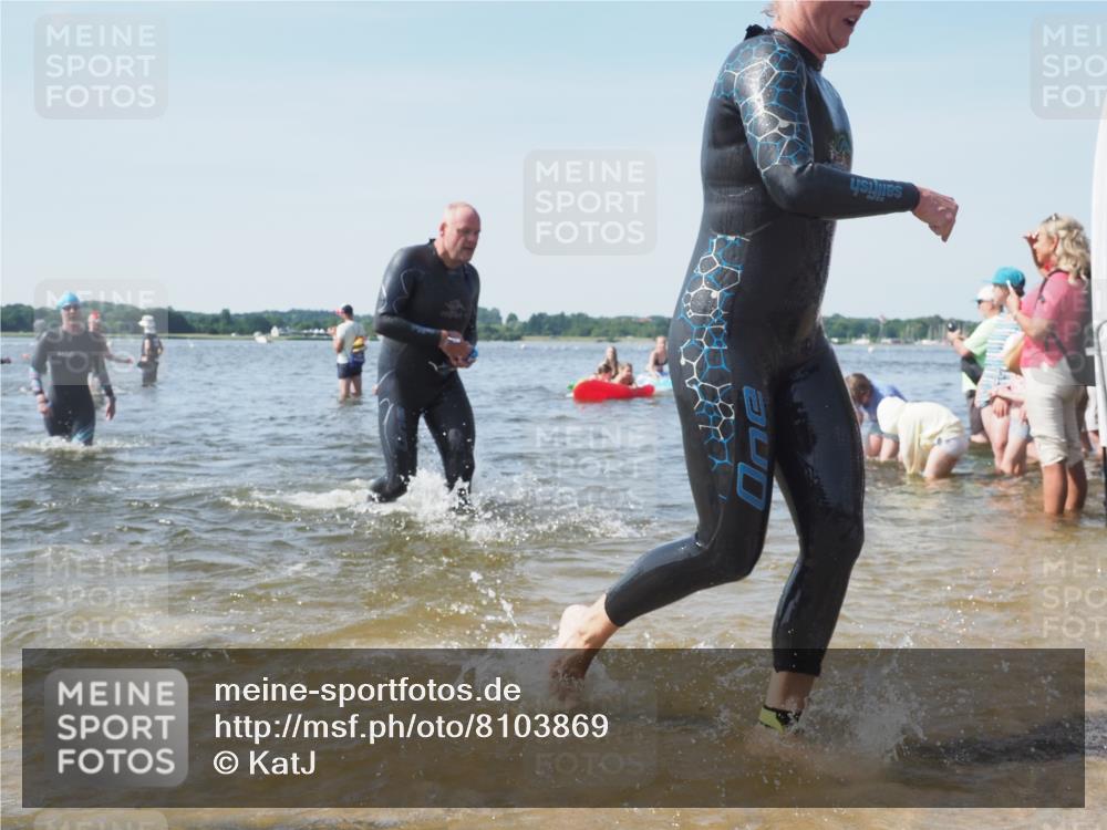 22.06.2025 - Viking Triathlon KatJ http://msf.ph/oto/8103869 22.06.2025 10:35:04 Schwimmen 17, 43, 139, 157, 475, 495, 548, 660 meine-sportfotos.de