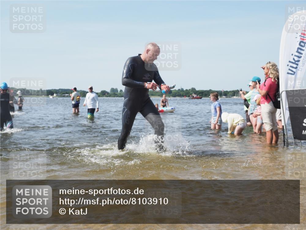 22.06.2025 - Viking Triathlon KatJ http://msf.ph/oto/8103910 22.06.2025 10:35:05 Schwimmen 17, 43, 139, 157, 365, 475, 495, 548, 660 meine-sportfotos.de