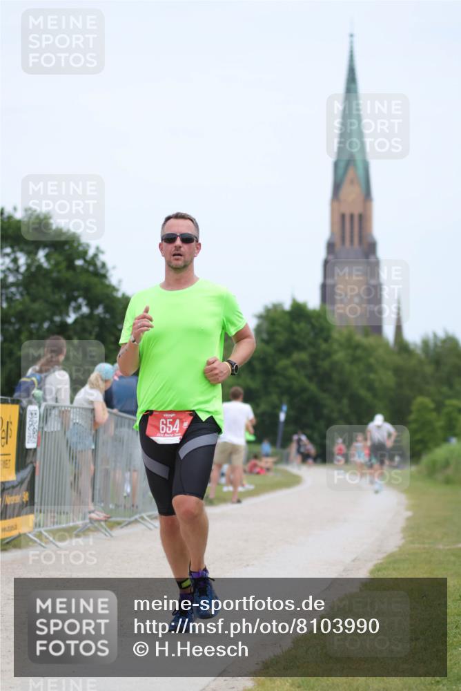 22.06.2025 - Viking Triathlon H.Heesch http://msf.ph/oto/8103990 22.06.2025 13:40:26 Laufen 435, 654 meine-sportfotos.de