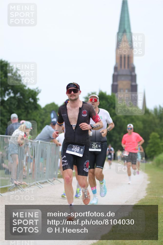 22.06.2025 - Viking Triathlon H.Heesch http://msf.ph/oto/8104030 22.06.2025 13:40:38 Laufen 388, 407, 644 meine-sportfotos.de