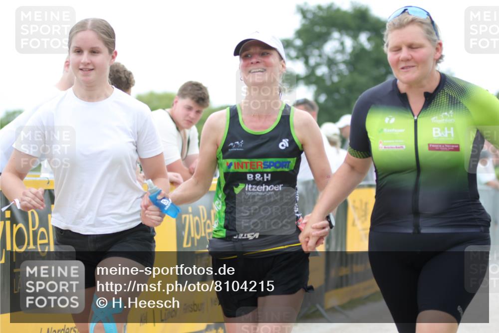 22.06.2025 - Viking Triathlon H.Heesch http://msf.ph/oto/8104215 22.06.2025 15:54:53 Laufen 357, 477, 636 meine-sportfotos.de