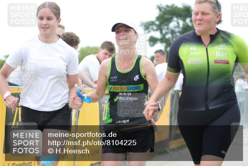 22.06.2025 - Viking Triathlon H.Heesch http://msf.ph/oto/8104225 22.06.2025 15:54:53 Laufen 357, 477, 636 meine-sportfotos.de