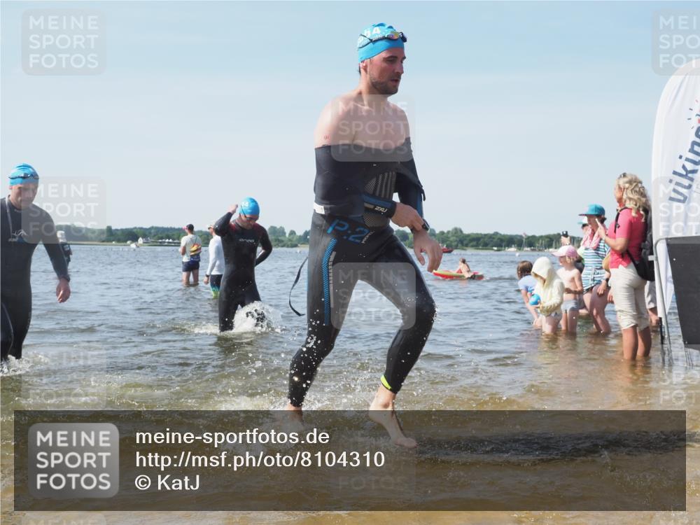 22.06.2025 - Viking Triathlon KatJ http://msf.ph/oto/8104310 22.06.2025 10:35:25 Schwimmen 107, 127, 204, 296, 320, 365, 395, 415, 482, 508, 632 meine-sportfotos.de