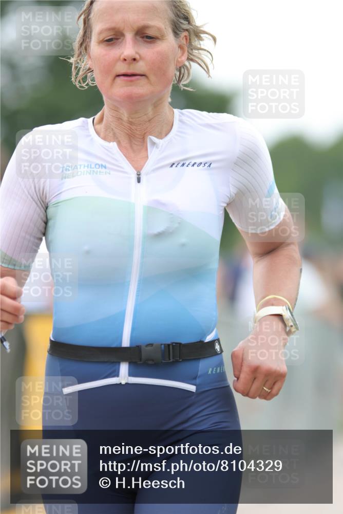 22.06.2025 - Viking Triathlon H.Heesch http://msf.ph/oto/8104329 22.06.2025 15:55:05 Laufen 357, 498 meine-sportfotos.de