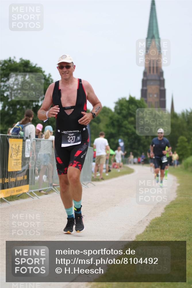 22.06.2025 - Viking Triathlon H.Heesch http://msf.ph/oto/8104492 22.06.2025 13:41:19 Laufen 327, 434 meine-sportfotos.de