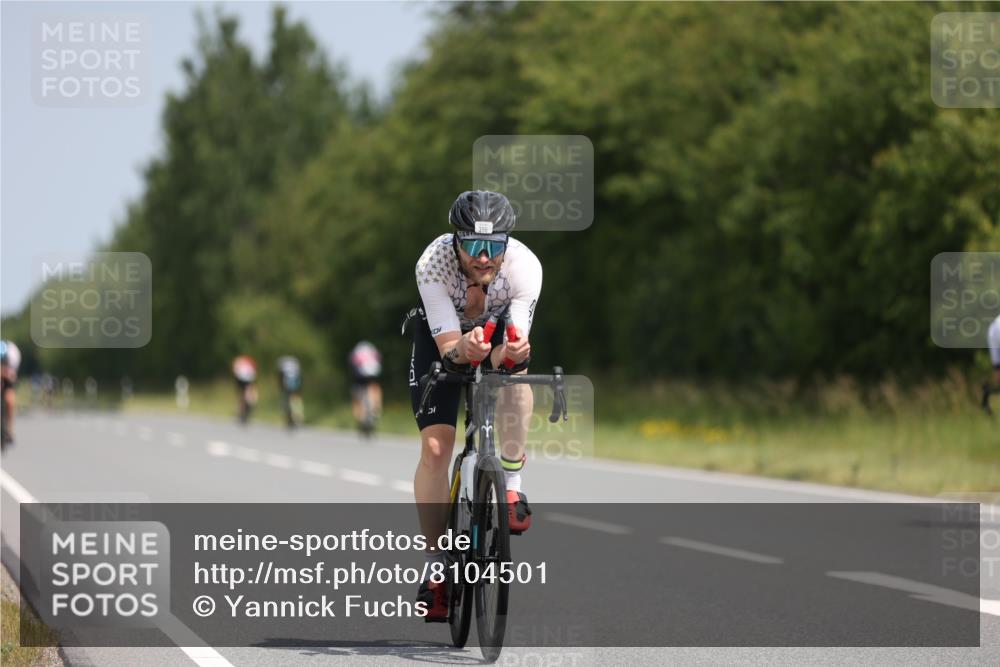 22.06.2025 - Viking Triathlon Yannick Fuchs http://msf.ph/oto/8104501 22.06.2025 12:07:52 Radfahren 157, 334, 396, 556 meine-sportfotos.de