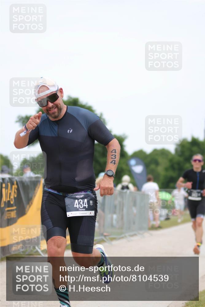 22.06.2025 - Viking Triathlon H.Heesch http://msf.ph/oto/8104539 22.06.2025 13:41:25 Laufen 40, 263, 343, 434 meine-sportfotos.de