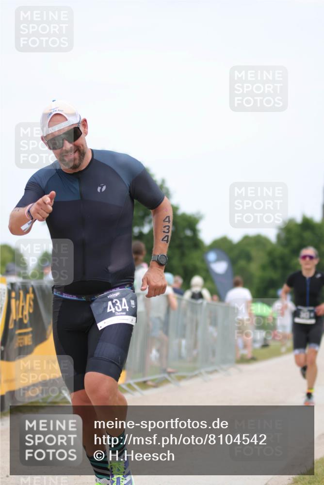 22.06.2025 - Viking Triathlon H.Heesch http://msf.ph/oto/8104542 22.06.2025 13:41:25 Laufen 40, 263, 343, 434 meine-sportfotos.de