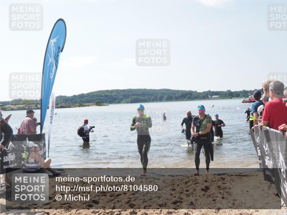 22.06.2025 - Viking Triathlon MichiJ http://msf.ph/oto/8104580 22.06.2025 10:47:49 Schwimmen 71, 84, 190, 223, 261, 285, 452, 606 meine-sportfotos.de