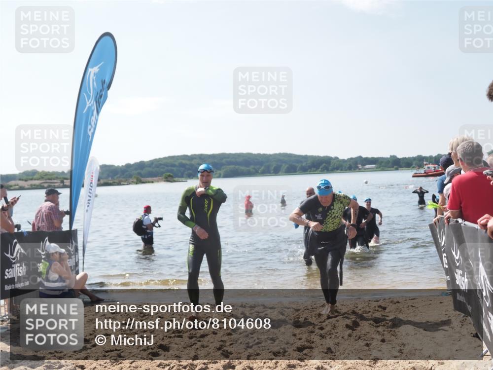 22.06.2025 - Viking Triathlon MichiJ http://msf.ph/oto/8104608 22.06.2025 10:47:51 Schwimmen 71, 84, 190, 223, 261, 285, 452 meine-sportfotos.de