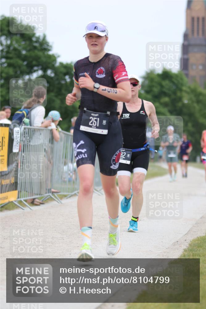 22.06.2025 - Viking Triathlon H.Heesch http://msf.ph/oto/8104799 22.06.2025 13:42:05 Laufen 89, 251, 282 meine-sportfotos.de