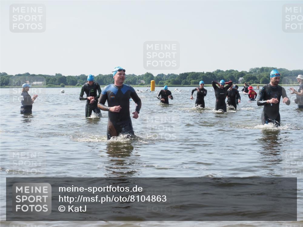 22.06.2025 - Viking Triathlon KatJ http://msf.ph/oto/8104863 22.06.2025 10:35:56 Schwimmen 19, 265, 313, 377, 448, 552, 636 meine-sportfotos.de
