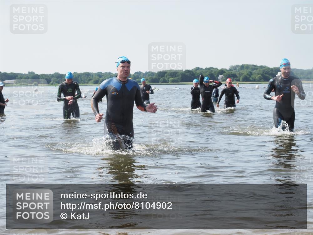 22.06.2025 - Viking Triathlon KatJ http://msf.ph/oto/8104902 22.06.2025 10:35:57 Schwimmen 19, 265, 313, 377, 448, 552, 636 meine-sportfotos.de