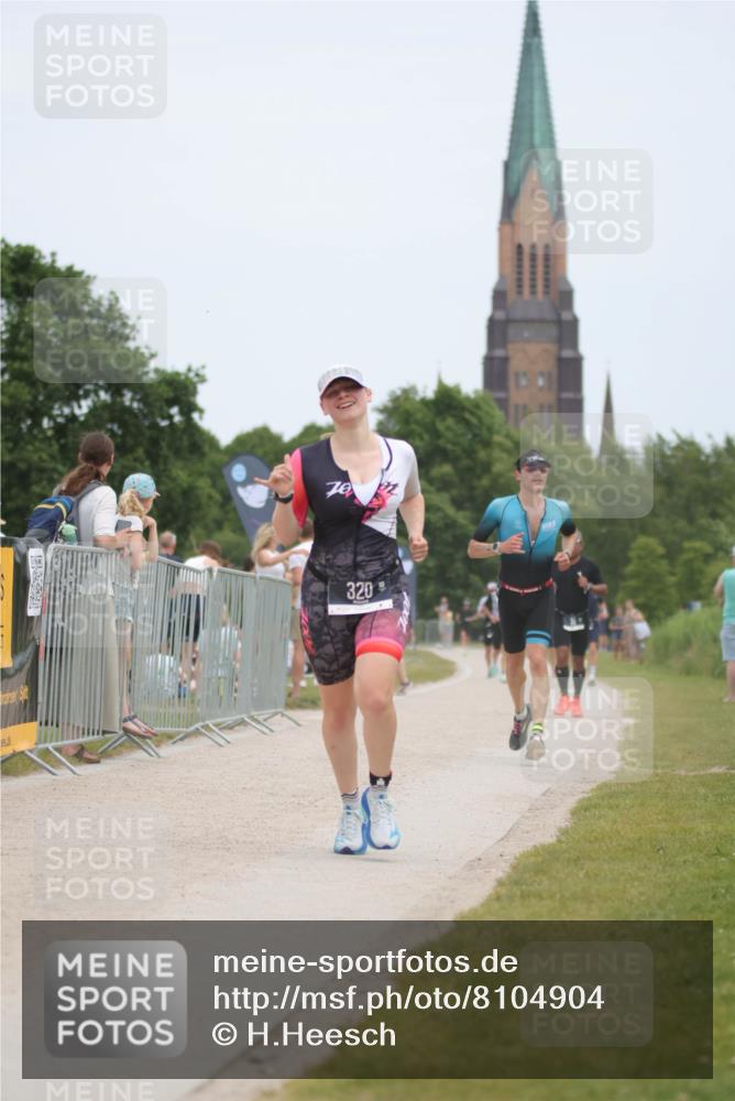 22.06.2025 - Viking Triathlon H.Heesch http://msf.ph/oto/8104904 22.06.2025 13:42:22 Laufen 209, 316, 320, 326, 493, 621 meine-sportfotos.de