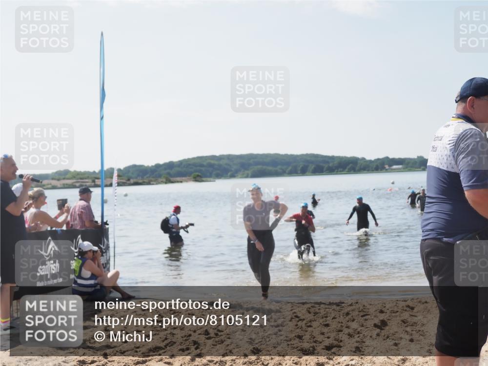 22.06.2025 - Viking Triathlon MichiJ http://msf.ph/oto/8105121 22.06.2025 10:49:23 Schwimmen 64, 155, 256, 317, 321 meine-sportfotos.de