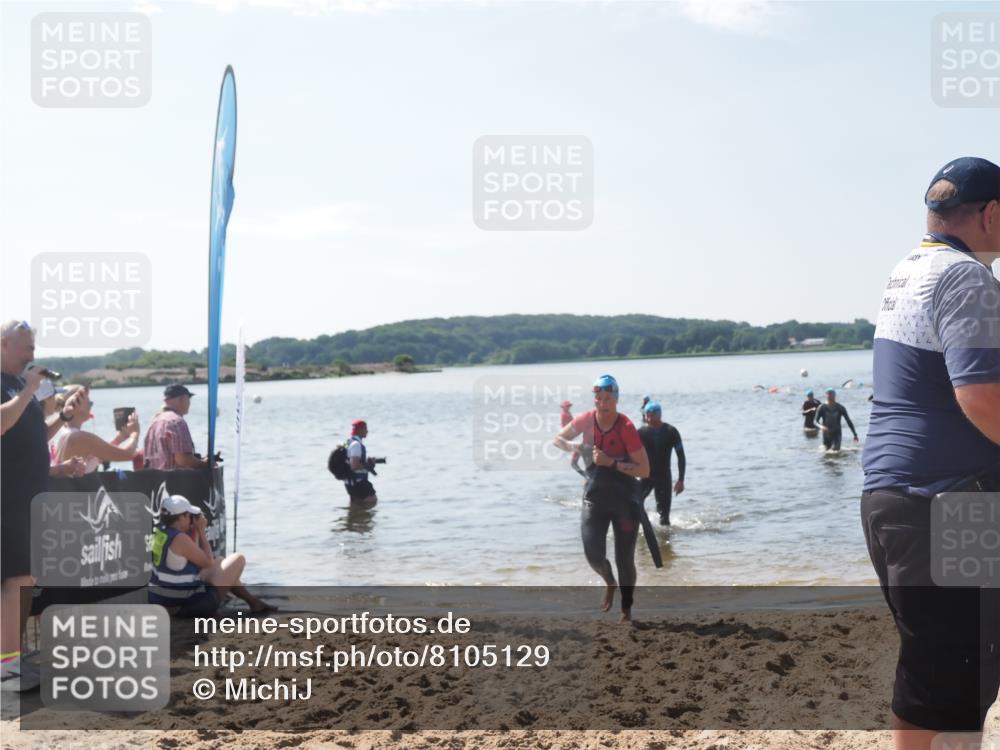22.06.2025 - Viking Triathlon MichiJ http://msf.ph/oto/8105129 22.06.2025 10:49:28 Schwimmen 64, 155, 256, 263, 321 meine-sportfotos.de