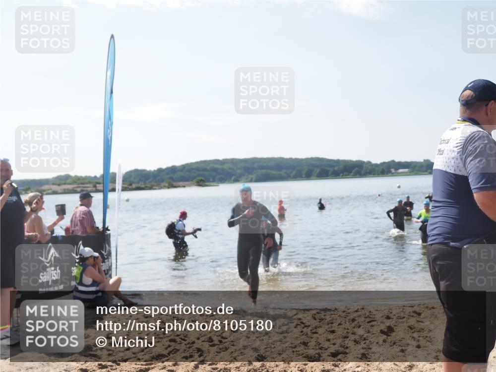 22.06.2025 - Viking Triathlon MichiJ http://msf.ph/oto/8105180 22.06.2025 10:49:31 Schwimmen 64, 256, 263, 321 meine-sportfotos.de