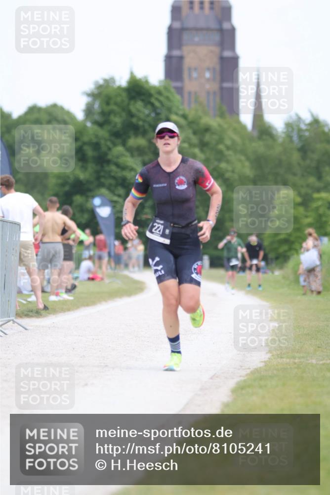 22.06.2025 - Viking Triathlon H.Heesch http://msf.ph/oto/8105241 22.06.2025 13:43:41 Laufen 221 meine-sportfotos.de
