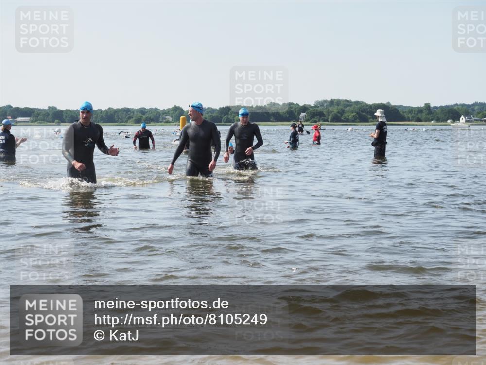 22.06.2025 - Viking Triathlon KatJ http://msf.ph/oto/8105249 22.06.2025 10:36:18 Schwimmen 88, 101, 334, 407 meine-sportfotos.de