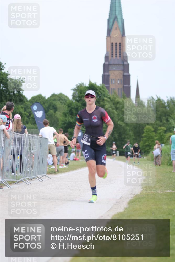 22.06.2025 - Viking Triathlon H.Heesch http://msf.ph/oto/8105251 22.06.2025 13:43:42 Laufen 221 meine-sportfotos.de
