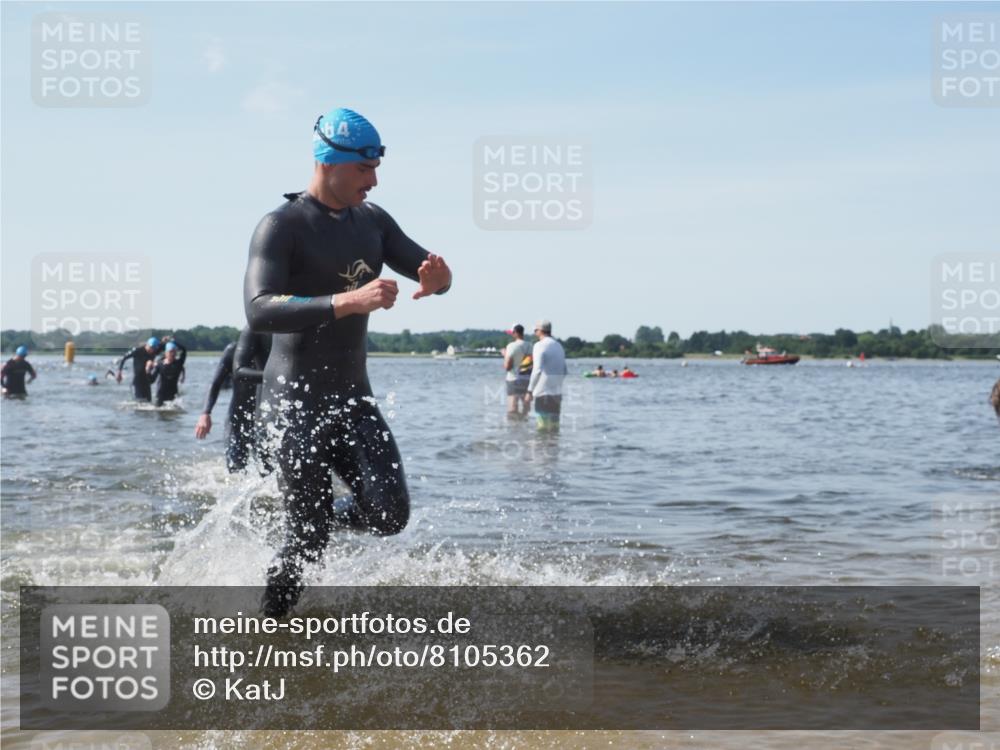 22.06.2025 - Viking Triathlon KatJ http://msf.ph/oto/8105362 22.06.2025 10:36:23 Schwimmen 42, 88, 101, 232, 251, 334, 407 meine-sportfotos.de