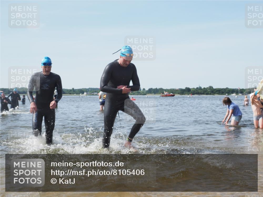 22.06.2025 - Viking Triathlon KatJ http://msf.ph/oto/8105406 22.06.2025 10:36:26 Schwimmen 42, 88, 101, 232, 251, 334, 407 meine-sportfotos.de