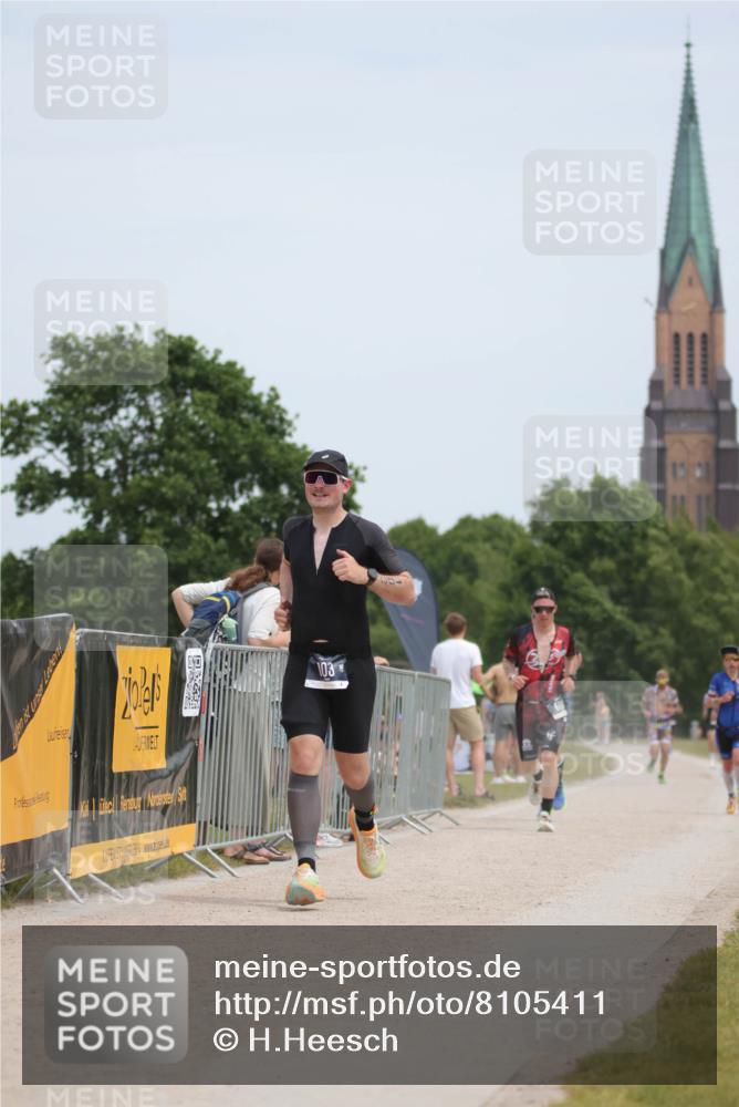 22.06.2025 - Viking Triathlon H.Heesch http://msf.ph/oto/8105411 22.06.2025 13:44:37 Laufen 103, 137, 216, 410, 492, 506 meine-sportfotos.de
