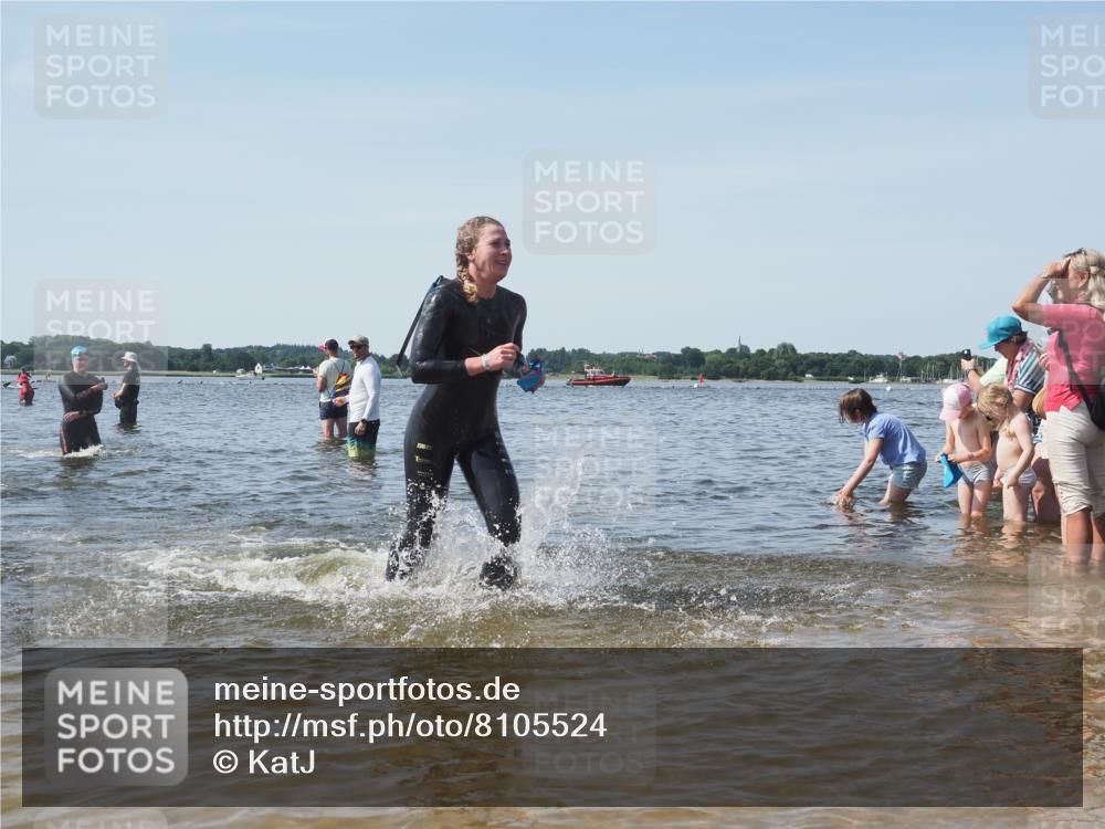 22.06.2025 - Viking Triathlon KatJ http://msf.ph/oto/8105524 22.06.2025 10:36:32 Schwimmen 42, 88, 232, 251, 332 meine-sportfotos.de