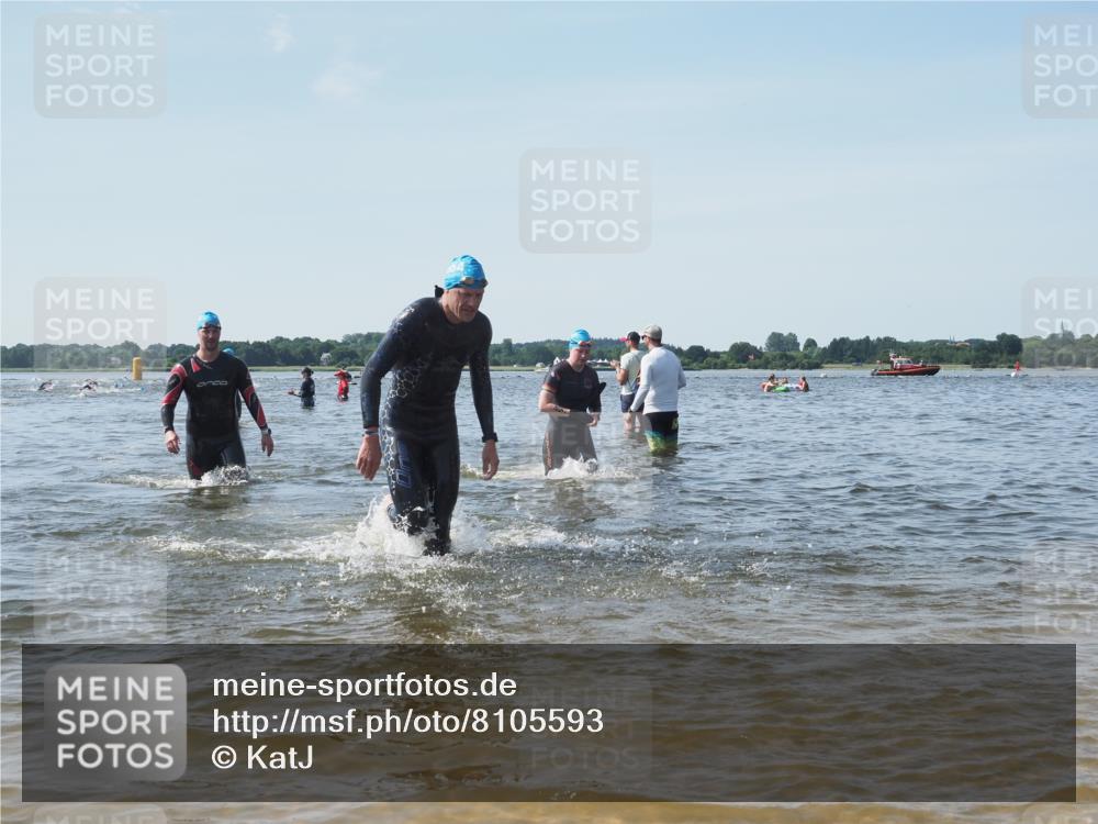 22.06.2025 - Viking Triathlon KatJ http://msf.ph/oto/8105593 22.06.2025 10:36:36 Schwimmen 42, 88, 232, 251, 332 meine-sportfotos.de