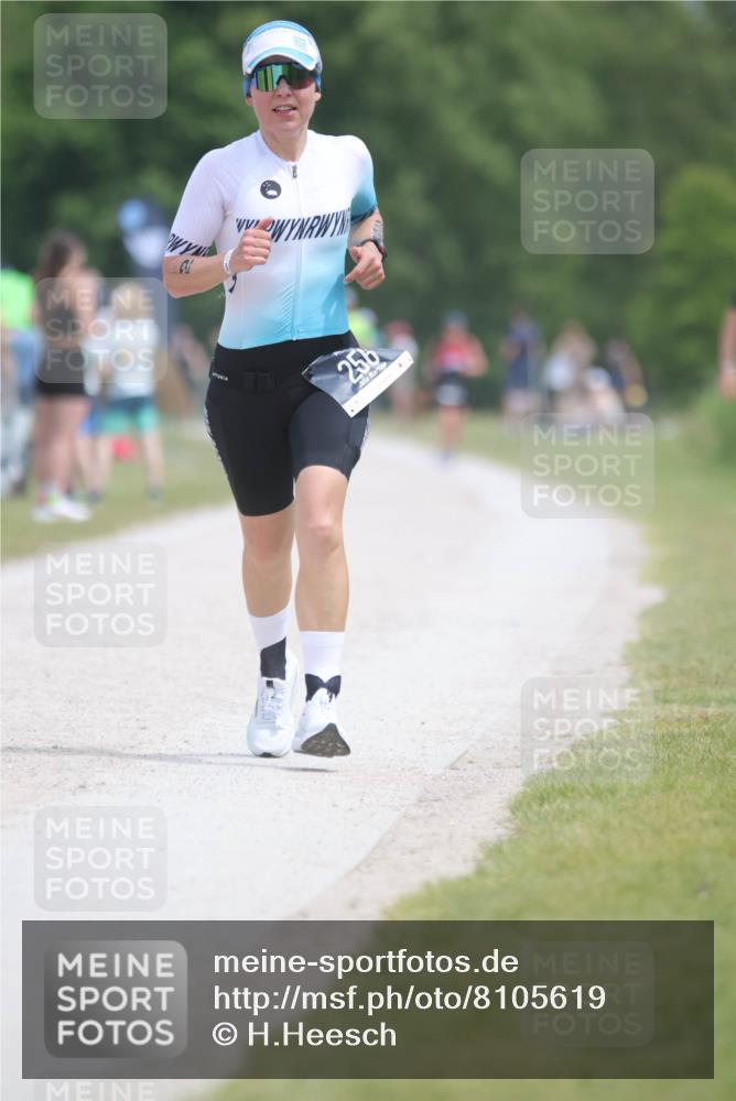 22.06.2025 - Viking Triathlon H.Heesch http://msf.ph/oto/8105619 22.06.2025 13:46:10 Laufen 256, 299 meine-sportfotos.de