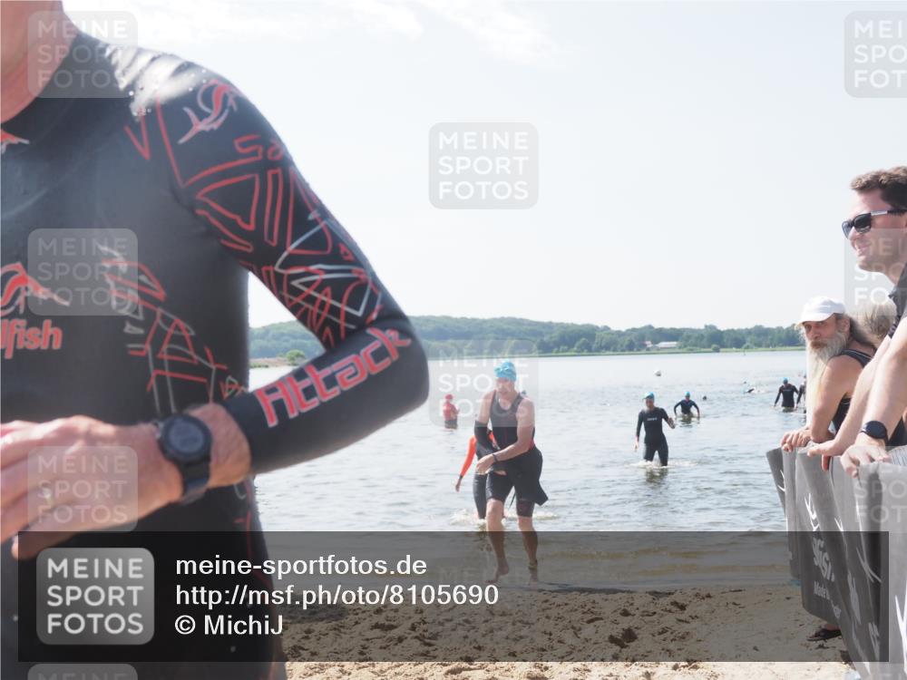 22.06.2025 - Viking Triathlon MichiJ http://msf.ph/oto/8105690 22.06.2025 10:51:11 Schwimmen 308, 436, 484 meine-sportfotos.de