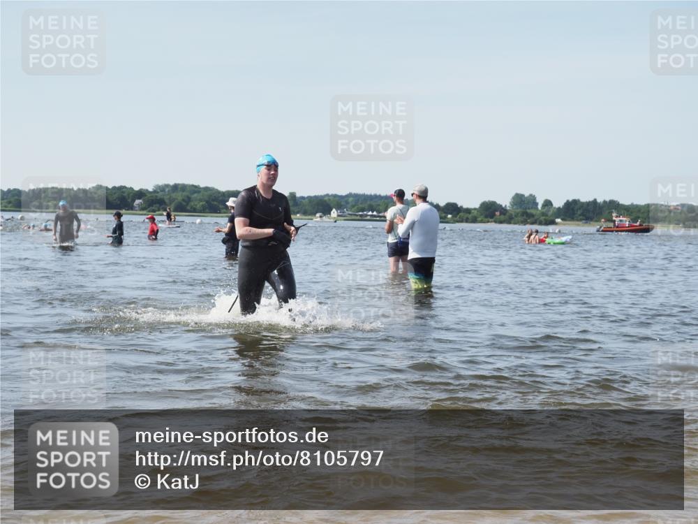 22.06.2025 - Viking Triathlon KatJ http://msf.ph/oto/8105797 22.06.2025 10:36:43 Schwimmen 232, 251, 332 meine-sportfotos.de