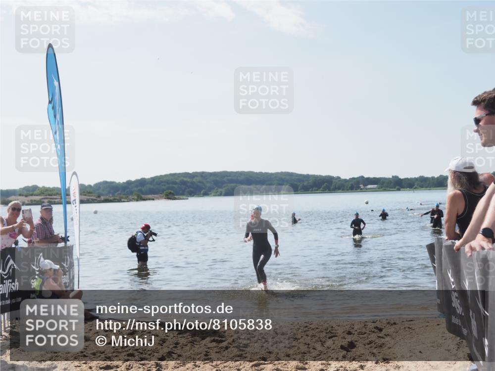 22.06.2025 - Viking Triathlon MichiJ http://msf.ph/oto/8105838 22.06.2025 10:51:18 Schwimmen 436, 477 meine-sportfotos.de