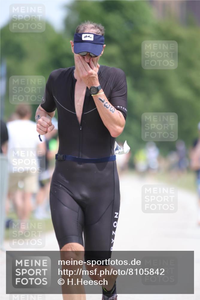 22.06.2025 - Viking Triathlon H.Heesch http://msf.ph/oto/8105842 22.06.2025 14:09:06 Laufen 267, 297, 331, 527 meine-sportfotos.de
