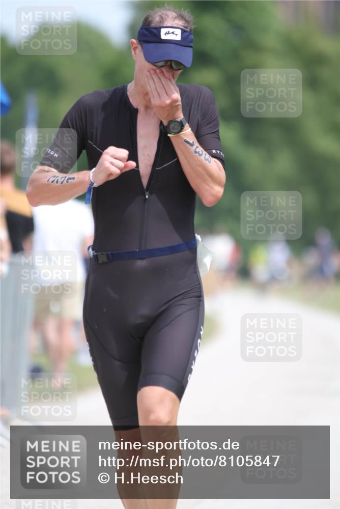 22.06.2025 - Viking Triathlon H.Heesch http://msf.ph/oto/8105847 22.06.2025 14:09:06 Laufen 267, 297, 331, 527 meine-sportfotos.de