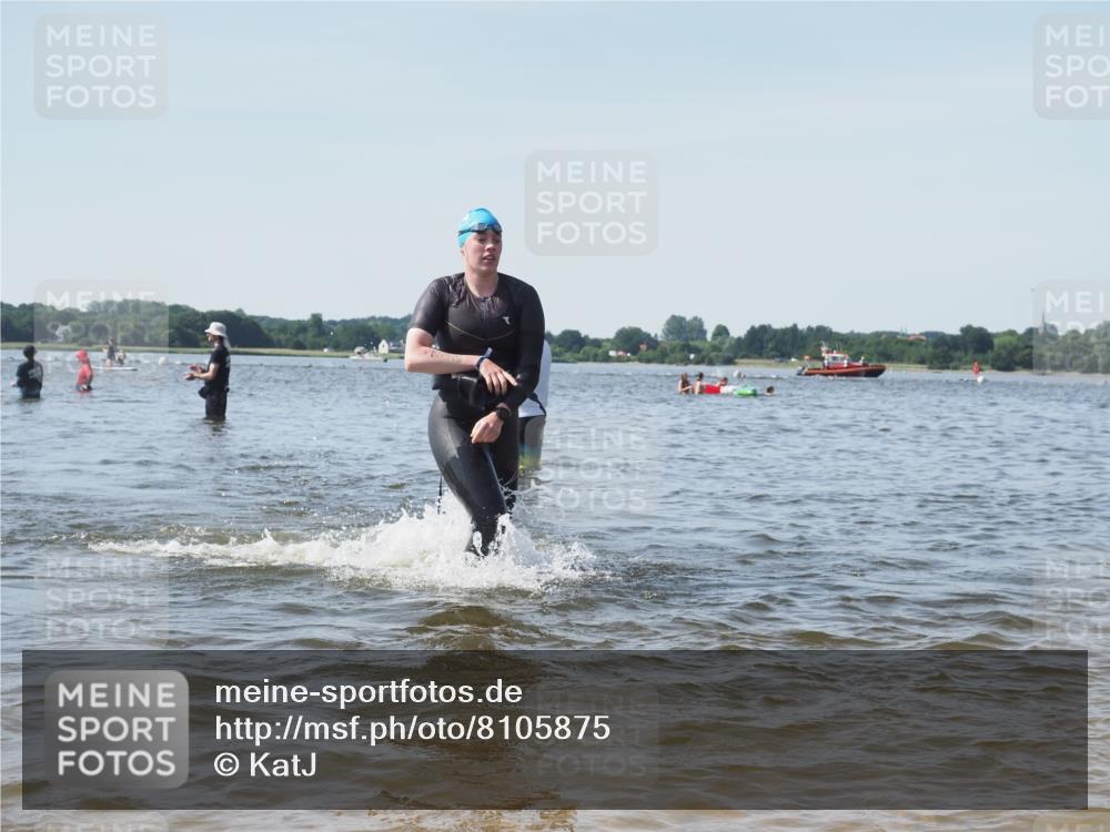 22.06.2025 - Viking Triathlon KatJ http://msf.ph/oto/8105875 22.06.2025 10:36:45 Schwimmen 332 meine-sportfotos.de