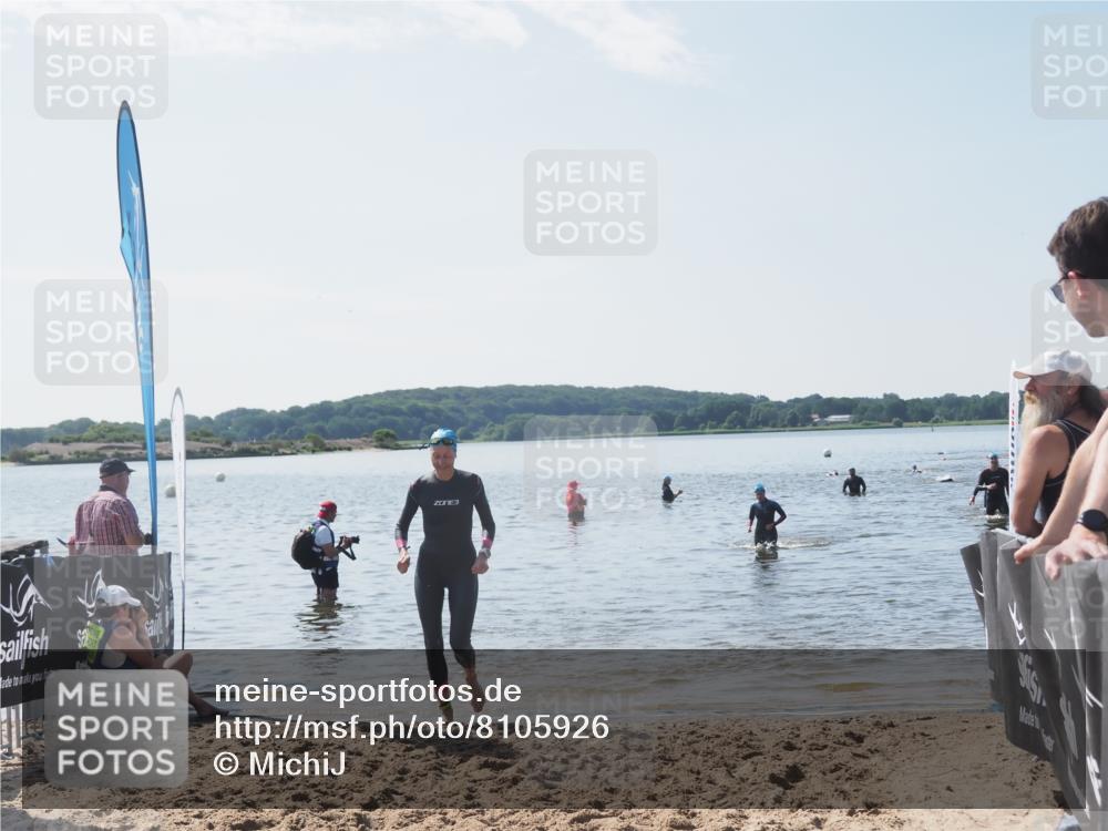 22.06.2025 - Viking Triathlon MichiJ http://msf.ph/oto/8105926 22.06.2025 10:51:21 Schwimmen 436, 477 meine-sportfotos.de