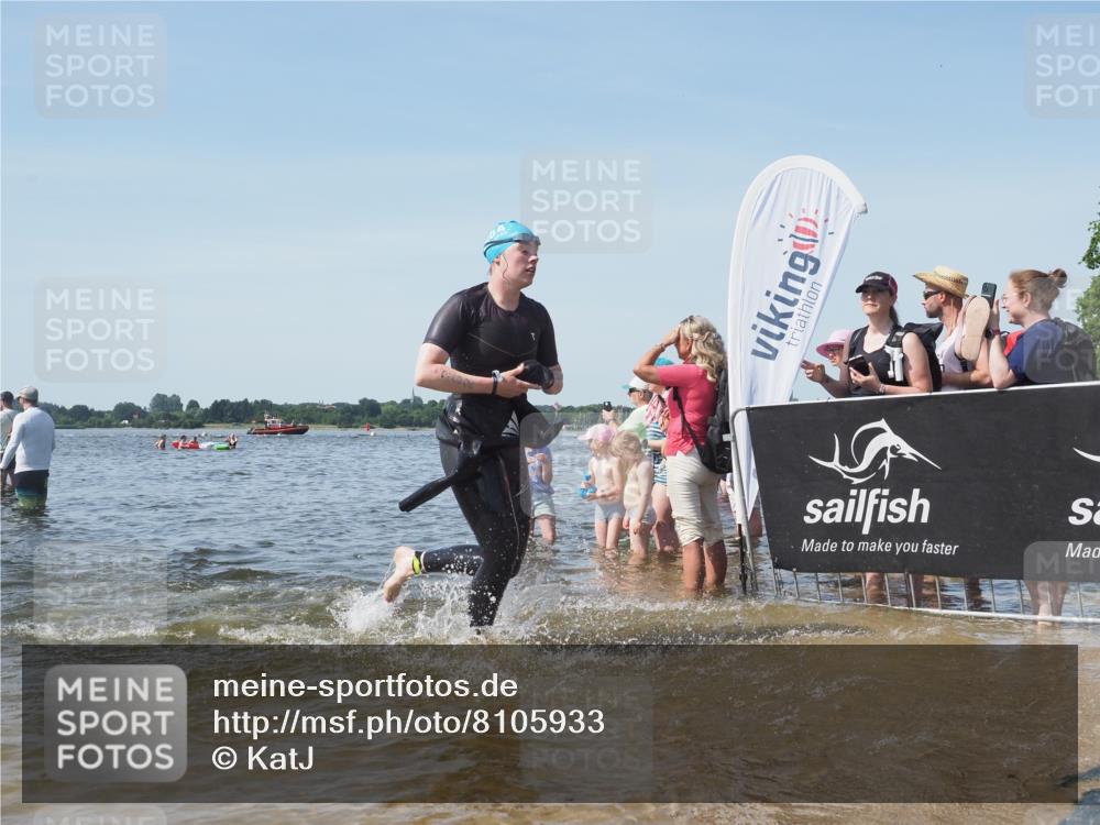 22.06.2025 - Viking Triathlon KatJ http://msf.ph/oto/8105933 22.06.2025 10:36:46 Schwimmen 331, 332 meine-sportfotos.de