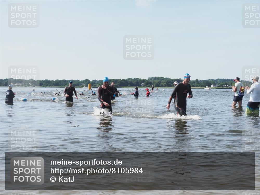 22.06.2025 - Viking Triathlon KatJ http://msf.ph/oto/8105984 22.06.2025 10:36:59 Schwimmen 331, 355, 388, 500 meine-sportfotos.de