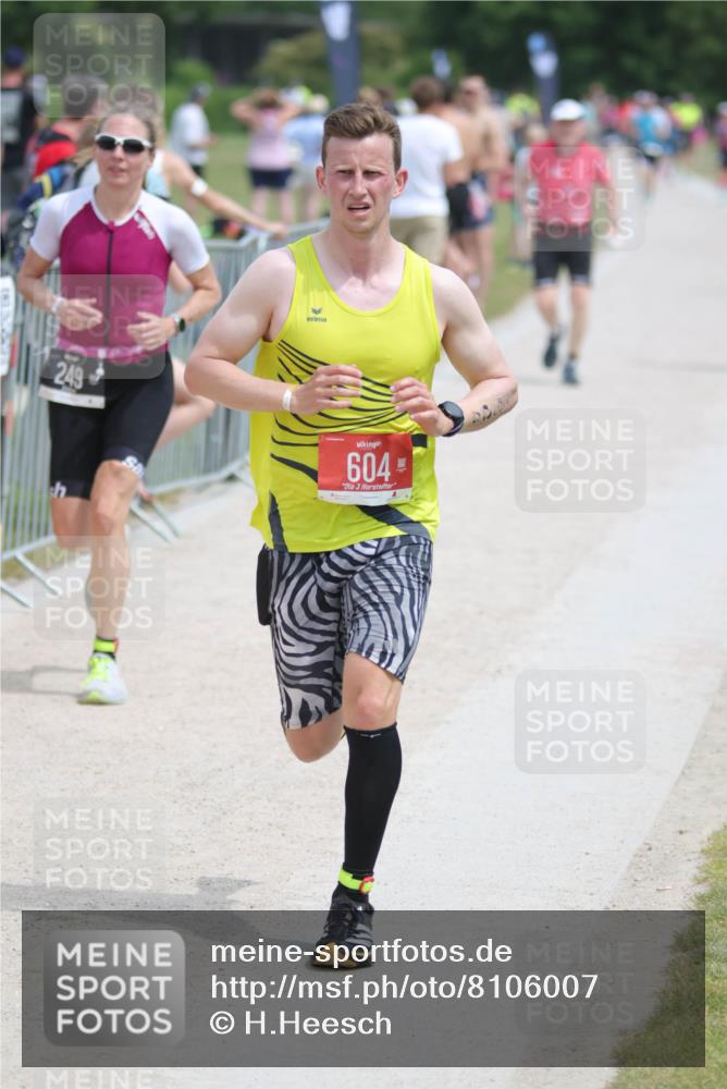 22.06.2025 - Viking Triathlon H.Heesch http://msf.ph/oto/8106007 22.06.2025 13:49:28 Laufen 249, 379, 395, 604 meine-sportfotos.de
