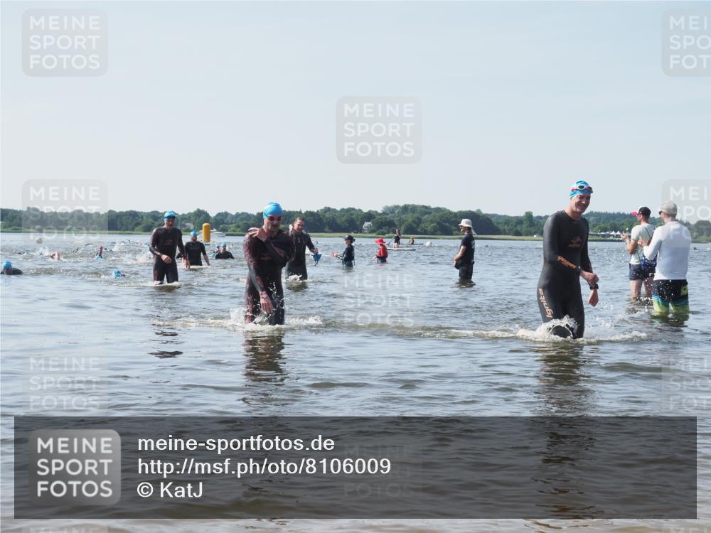 22.06.2025 - Viking Triathlon KatJ http://msf.ph/oto/8106009 22.06.2025 10:37:00 Schwimmen 331, 355, 388, 500 meine-sportfotos.de