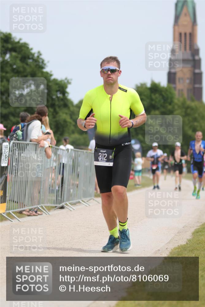 22.06.2025 - Viking Triathlon H.Heesch http://msf.ph/oto/8106069 22.06.2025 13:50:02 Laufen 312, 347, 525 meine-sportfotos.de