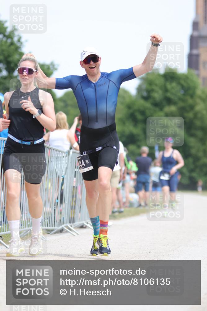 22.06.2025 - Viking Triathlon H.Heesch http://msf.ph/oto/8106135 22.06.2025 14:11:08 Laufen 294, 344 meine-sportfotos.de