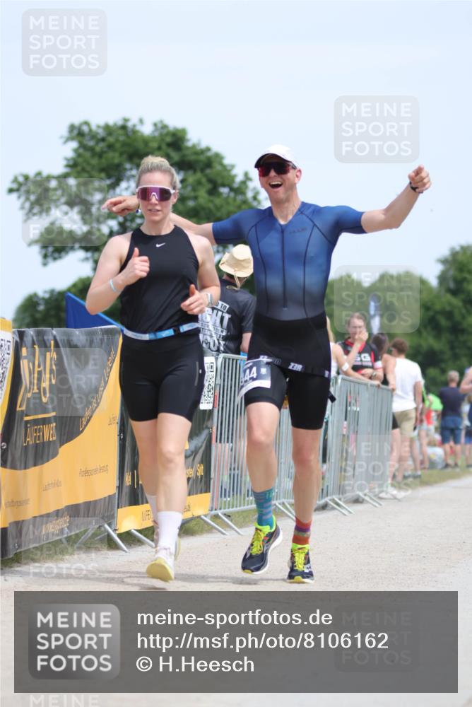 22.06.2025 - Viking Triathlon H.Heesch http://msf.ph/oto/8106162 22.06.2025 14:11:09 Laufen 294, 344 meine-sportfotos.de