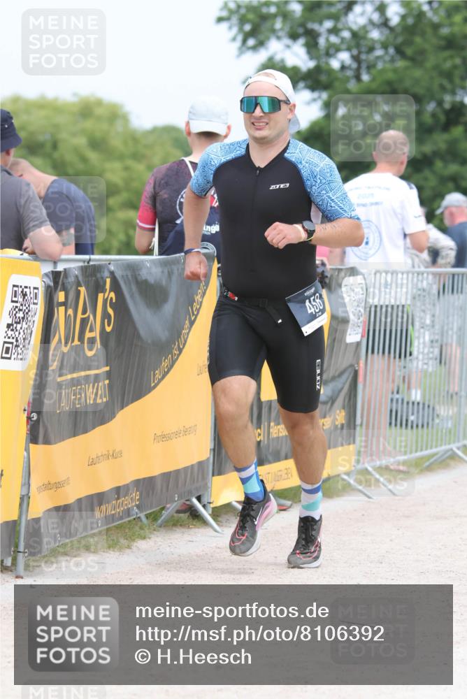 22.06.2025 - Viking Triathlon H.Heesch http://msf.ph/oto/8106392 22.06.2025 14:40:57 Laufen 76, 439, 458 meine-sportfotos.de