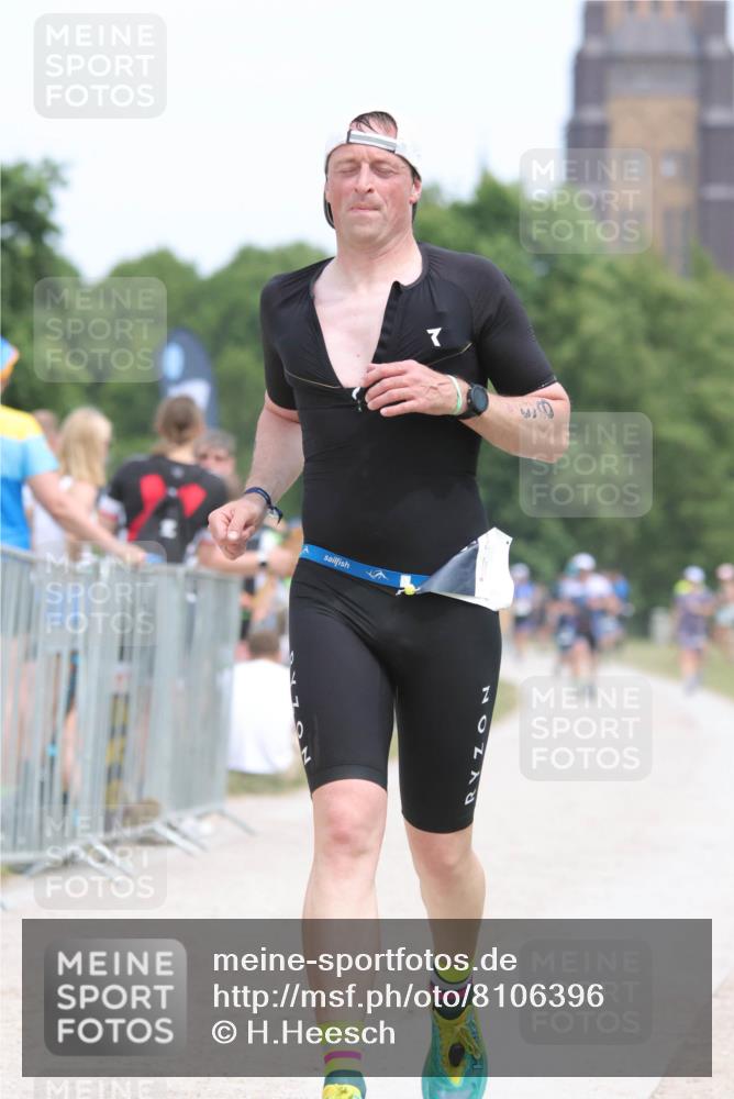 22.06.2025 - Viking Triathlon H.Heesch http://msf.ph/oto/8106396 22.06.2025 14:28:36 Laufen 98, 377, 550 meine-sportfotos.de
