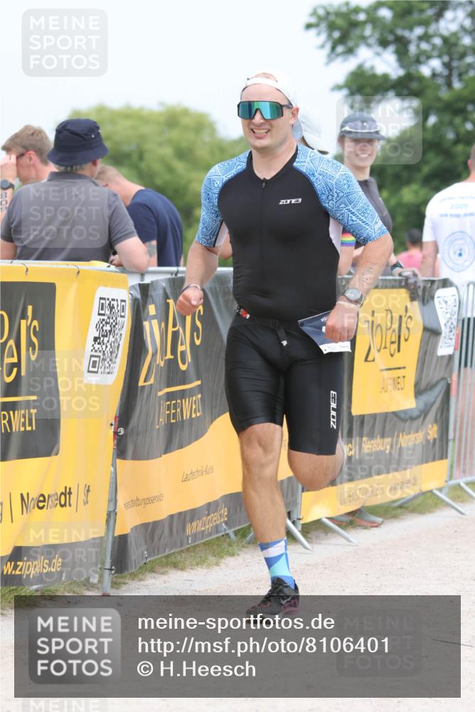 22.06.2025 - Viking Triathlon H.Heesch http://msf.ph/oto/8106401 22.06.2025 14:40:57 Laufen 76, 439, 458 meine-sportfotos.de