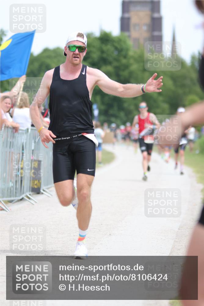 22.06.2025 - Viking Triathlon H.Heesch http://msf.ph/oto/8106424 22.06.2025 14:13:09 Laufen 77, 442, 642, 661 meine-sportfotos.de